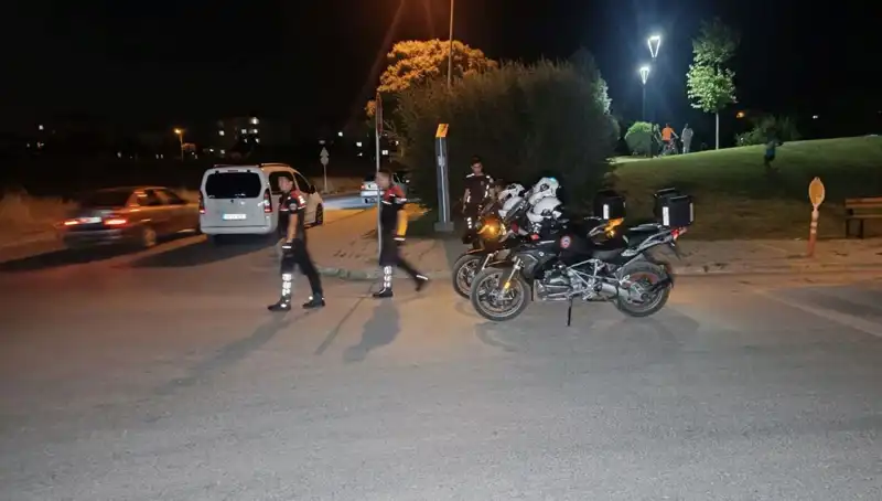 Parkta Kavga: 14 Yaşındaki Çocuk Bıçaklandı, Olayın Ayrıntıları Ne?