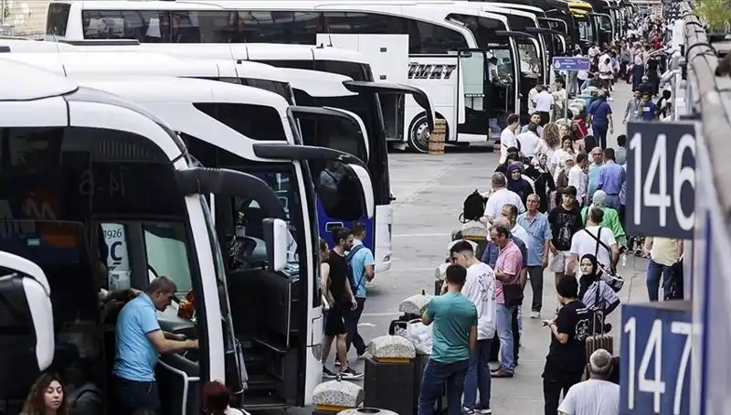 İstanbul'da Göç Dalgası: 369 Bin Kişi Şehri Terk Etti!