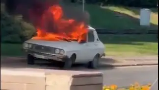 Meclis Önünde Beyaz Toros Yangını: ÖTV İndirimi İçin Simgesel Protesto