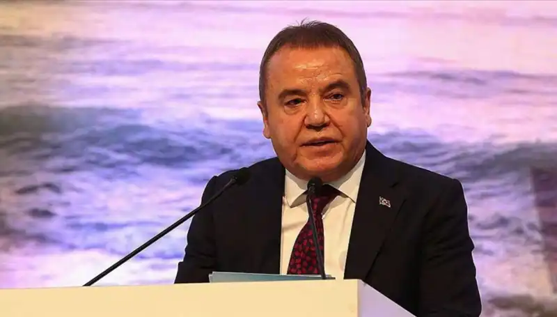 Muhittin Böcek'in Tutukluluğu İtiraz Üzerine Devam Ediyor: Neden Red?