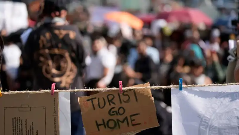 Meksika'da Turist Akınına Tepki: 'Evlerimizi Çalmayı Bırakın!'
