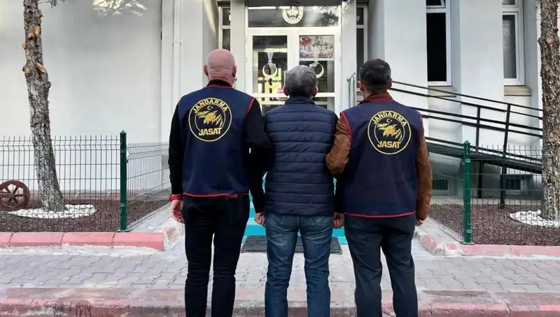 MİT TIR'larını Durduran Emniyet Müdürü: Firari FETÖ'cü Operasyonla Yakalandı