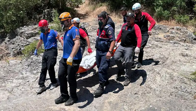 Kayalıkların Arasında Sır Ölüm: Doğa ve İnsan Arasındaki Korkutucu Denge