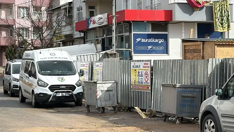 İnşaat Sahasında Düşen İşçi Hayatta Kalma Mücadelesi Veriyor