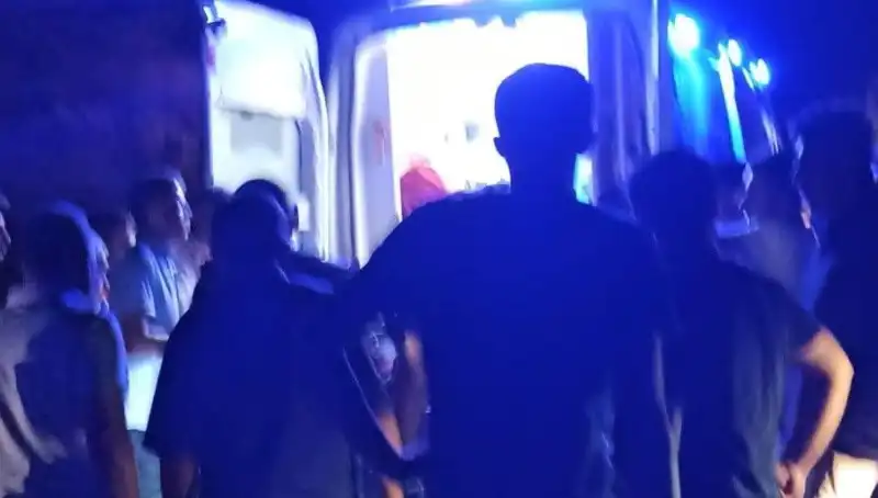 Otomobilin Uçuruma Yuvarlanması: Sürücü Korkunç Kazadan Yaralı Kurtuldu
