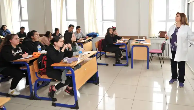 MEB Lise Kayıt Tarihleri 2025: LGS Sonrası Süreç Nasıl İşleyecek?