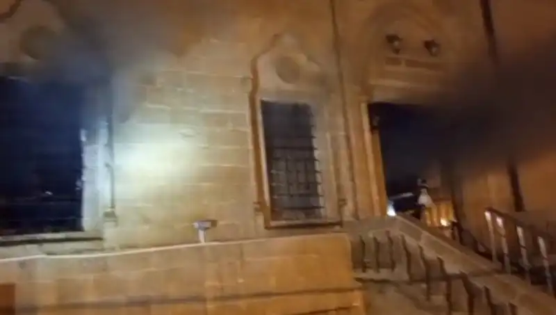 Mardin’deki Camii Yangını, Tarihi Eserlere Zarar Verdi
