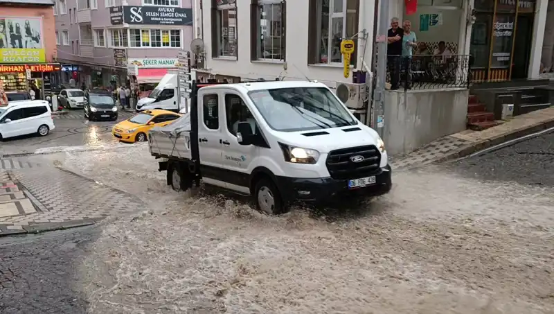 Aniden Bastıran Yağmur: Şehirde Su Baskınları Alarmı!
