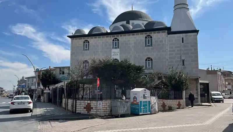 Cami Tuvaletinde Gizemli Çatışma: Bir Adam Vurulmuş Bulundu!